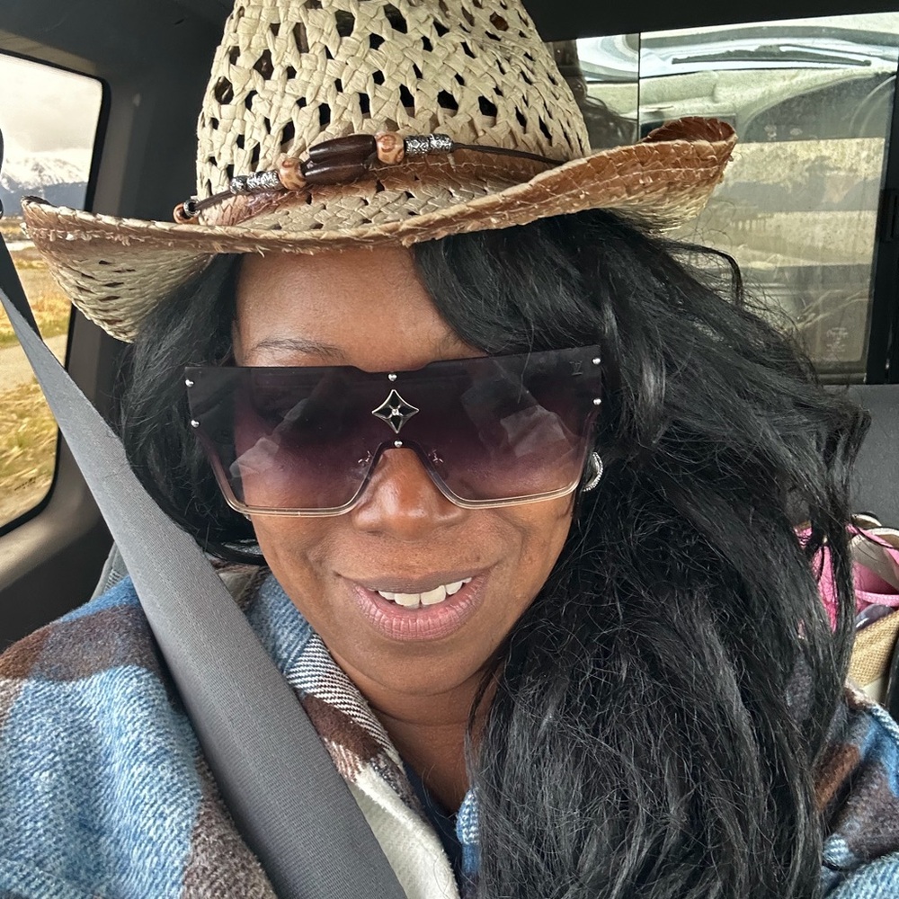 Meet your Posher, Thrifty